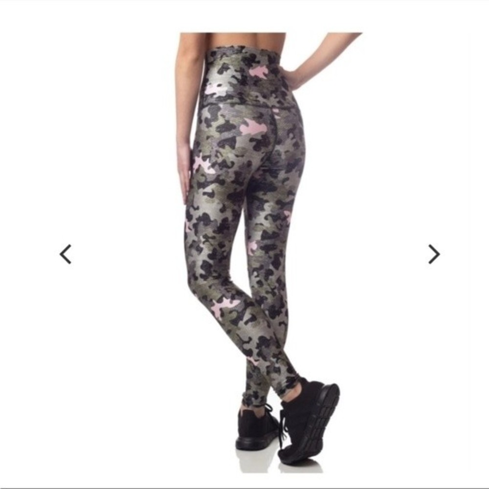 EMILY HSU HIGH WAIST PUZZLE PIECES CAMO LEGGINGS
